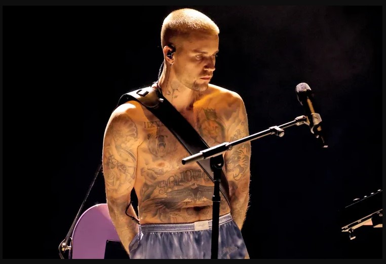 Justin Bieber, Justin Bieber Grammys, 2026 Grammys, Justin Bieber shirtless, Justin Bieber abs, Justin Bieber tattoos, Justin Bieber performance, Grammys 2026 performance, celebrity Grammys moments, Justin Bieber live performance, Grammys highlights, Justin Bieber news, Justin Bieber fans, pop music news, celebrity performances, Justin Bieber body, viral Grammys moments, entertainment news, music awards 2026, Justin Bieber stage performance